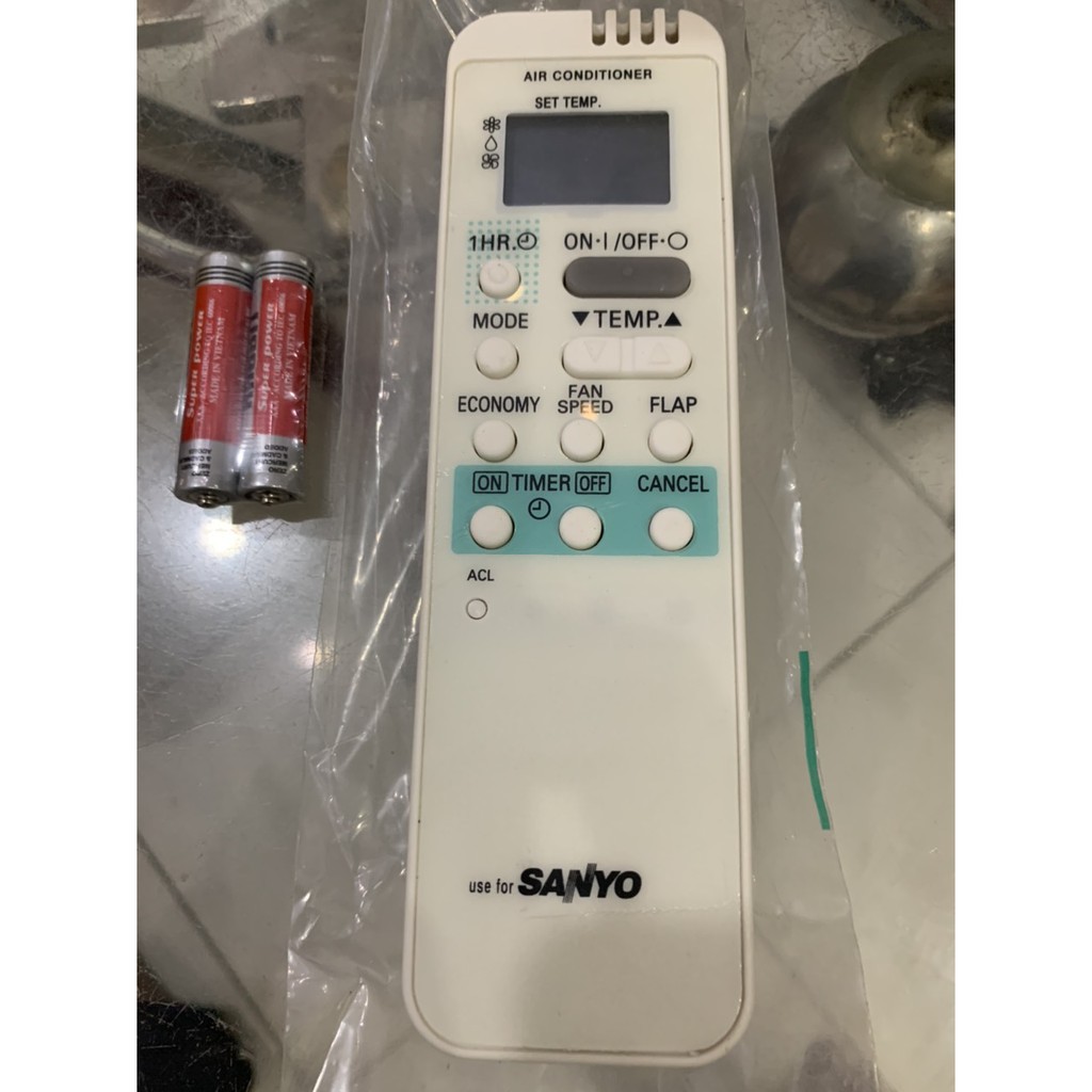 Điều khiển điều hoà sanyo (khuyến mại pin đi kèm)