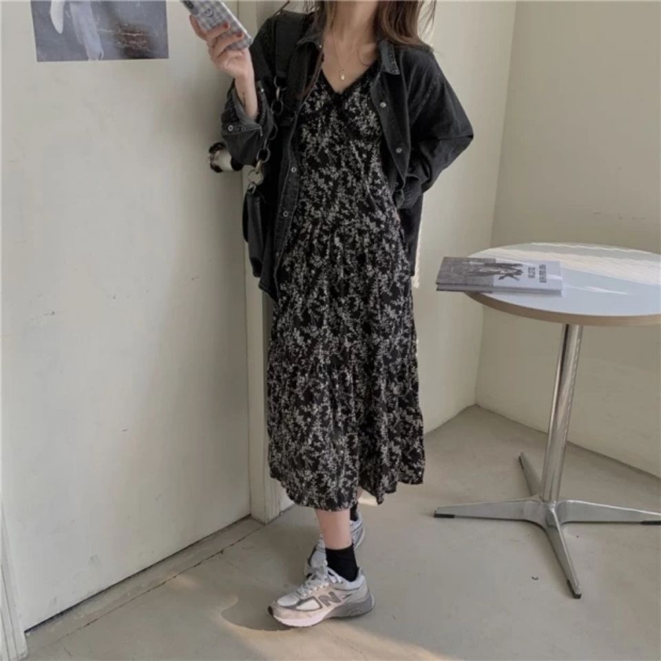 Đầm hoa hai dây cổ chữ V phối ren phong cách Hàn Quốc