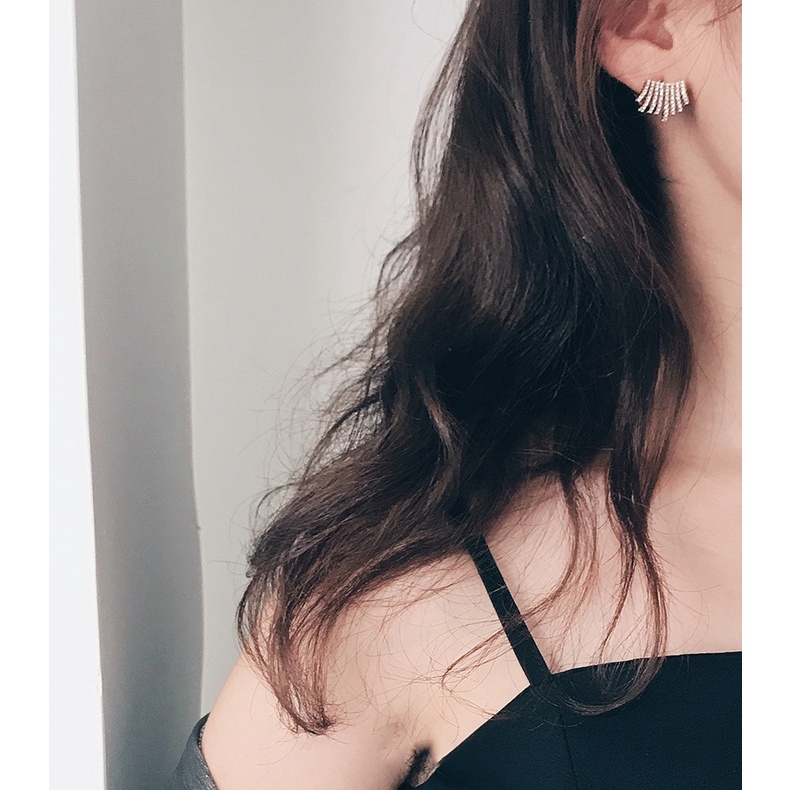 Bông tai tròn đính đá kim cương sang trọng thời trang