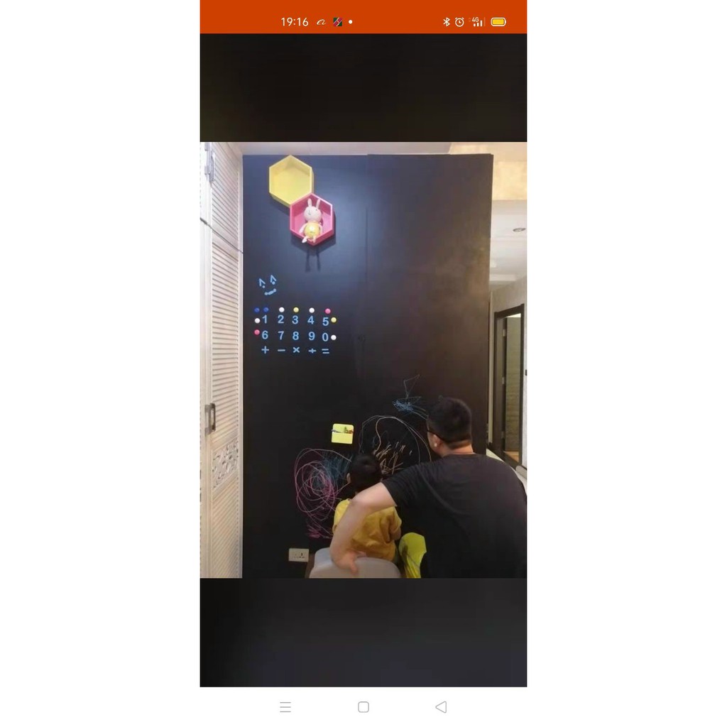 Bảng viết dán tường tiện dụng kích thước 90*120cm tặng kèm 5 viên phấn màu