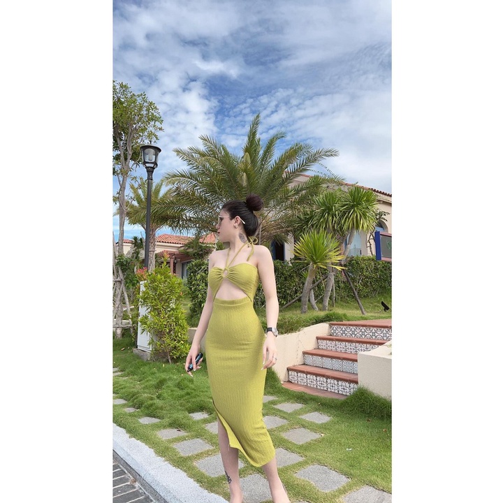 Đầm body dây buộc cổ khoen ngực có mút xẻ đùi chất thun xốp nhăn thích hợp mặc đi làm đi chơi phù hợp với mọi phong cách