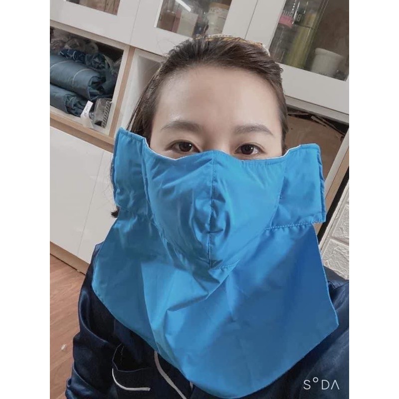 Khẩu trang đi mưa trùm kín mặt