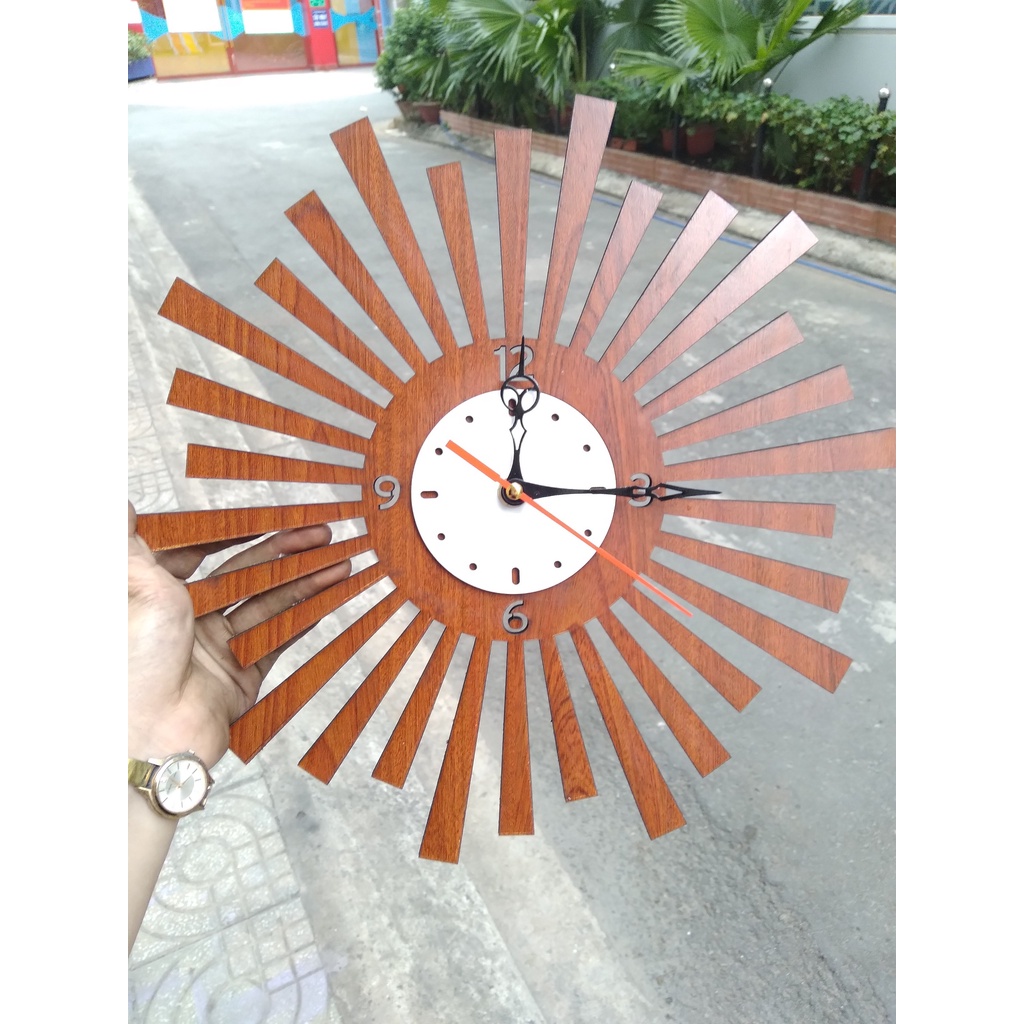 Đồng hồ gỗ treo tường chất liệu gỗ thiết kế in theo yêu cầu decor trang trí nhà và quán cafe