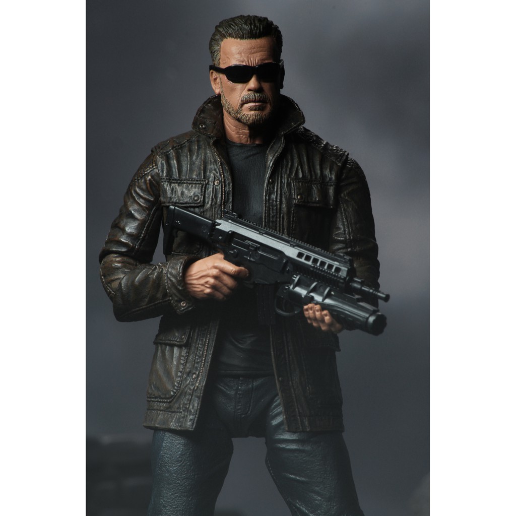 Mô hình Neca Terminator Dark Fate T-800, Sarah Connor