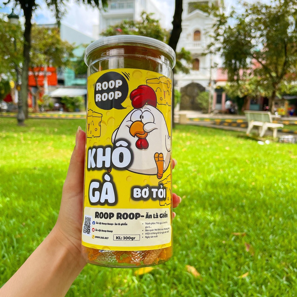 Khô gà bơ tỏi xé cay 300g RoopRoop đồ ăn vặt Sài Gòn đồ ăn vừa ngon vừa rẻ