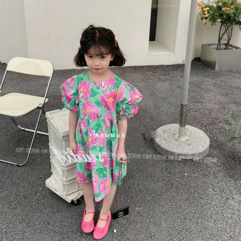 Váy hoa xinh nền xanh lá hót 2022 cho bé gái