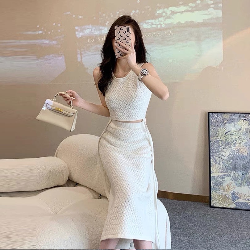 Set Áo Thun Ngắn Tay + Chân Váy Thời Trang Dành Cho Nữ