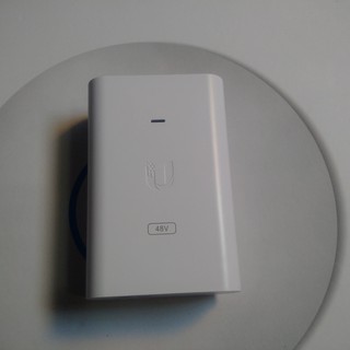 Adapter poe 48v-0.5a/24w/1gb dùng cho wifi, camera, ip phone