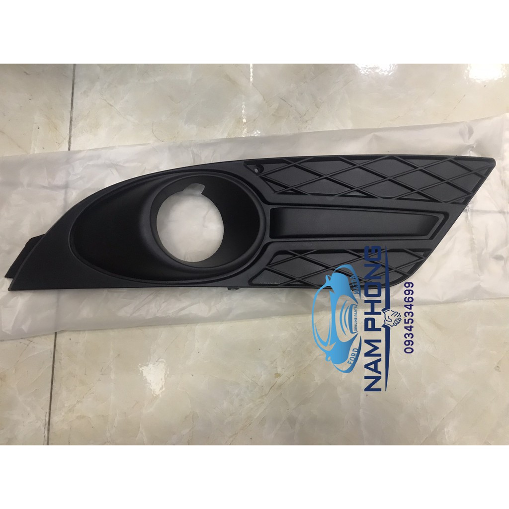 Vành đèn - ốp đèn gầm Focus 07 có đèn gầm - 7M5115A245BA / 7M5115A246BA