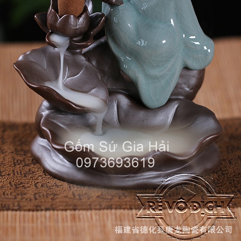 Thác khói trầm hương chú tiểu bên sen tặng 5 nụ