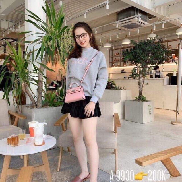 Áo in chữ case dành cho nữ