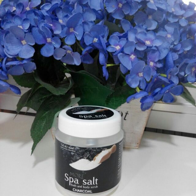 Muối Tắm Spa Bột Than Mori Charcoal Spa Salt Scrub