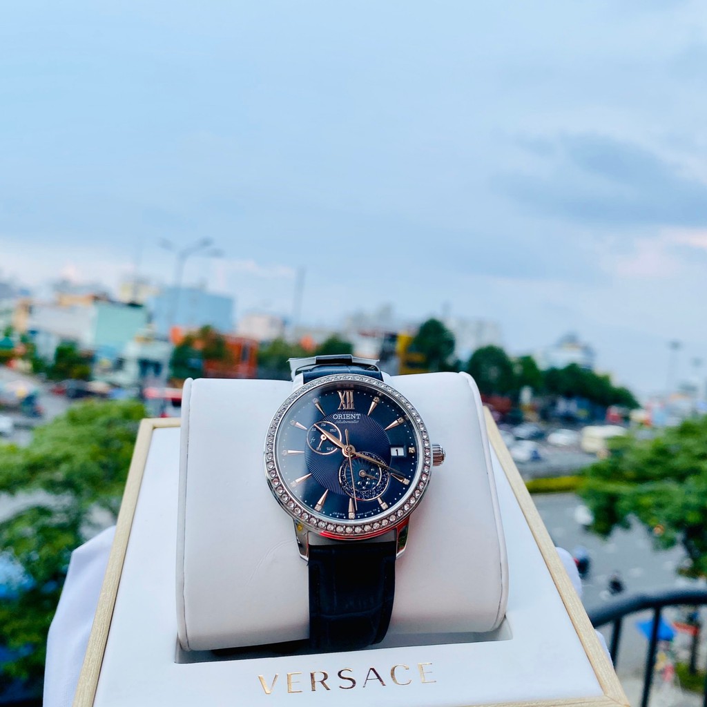 Đồng hồ Nữ Orient Automatic RA-AK0006L00C Viền kim cương,Mặt xanh,Lịch ngày-Máy cơ tự động-Dây da cao cấp-Size 36mm