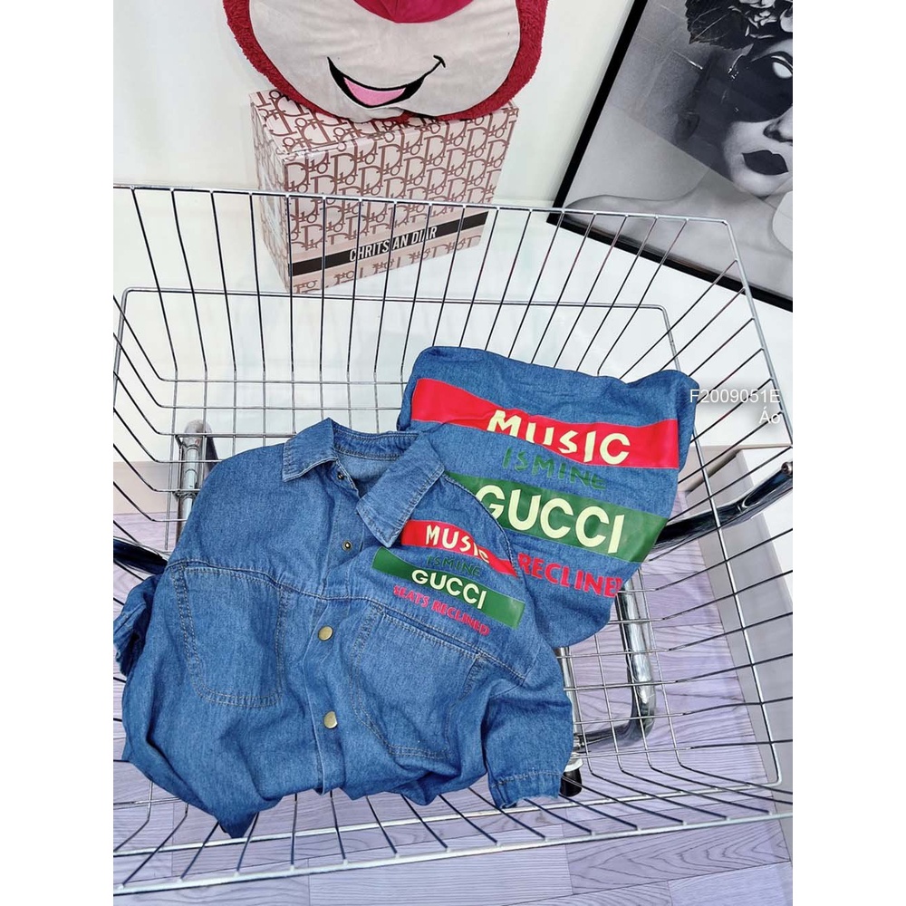 Áo sơ mi jean lưng in họa tiết chữ phối kẻ sọc màu tay ngắn!