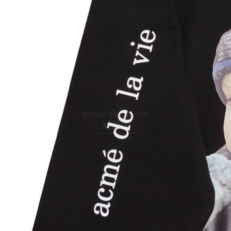 [Nỉ bông cao cấp] Áo hoodie ADLV in hình bé trai cầm tuyết