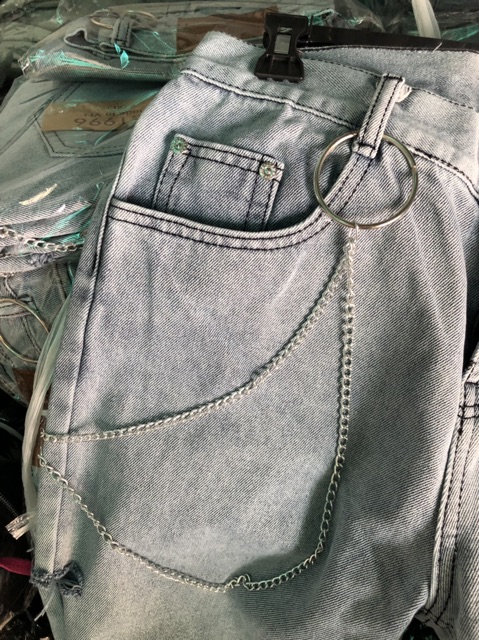 Quần baggy jean kèm xích