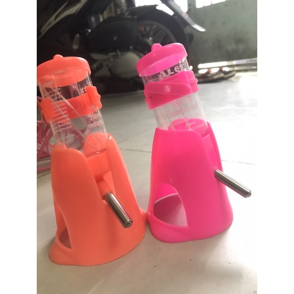 Đế Đựng Bình Nước Hamster