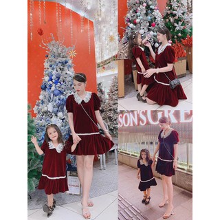 Váy nhung cổ viền ren cho mẹ