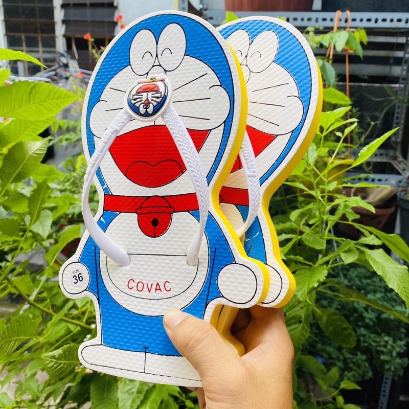Dép nữ xỏ ngón in 3D hình Doraemon dễ thương có cả size cho các bé nhỏ