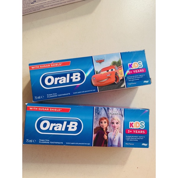 Kem đánh răng Oral b kids 3+ ,6+