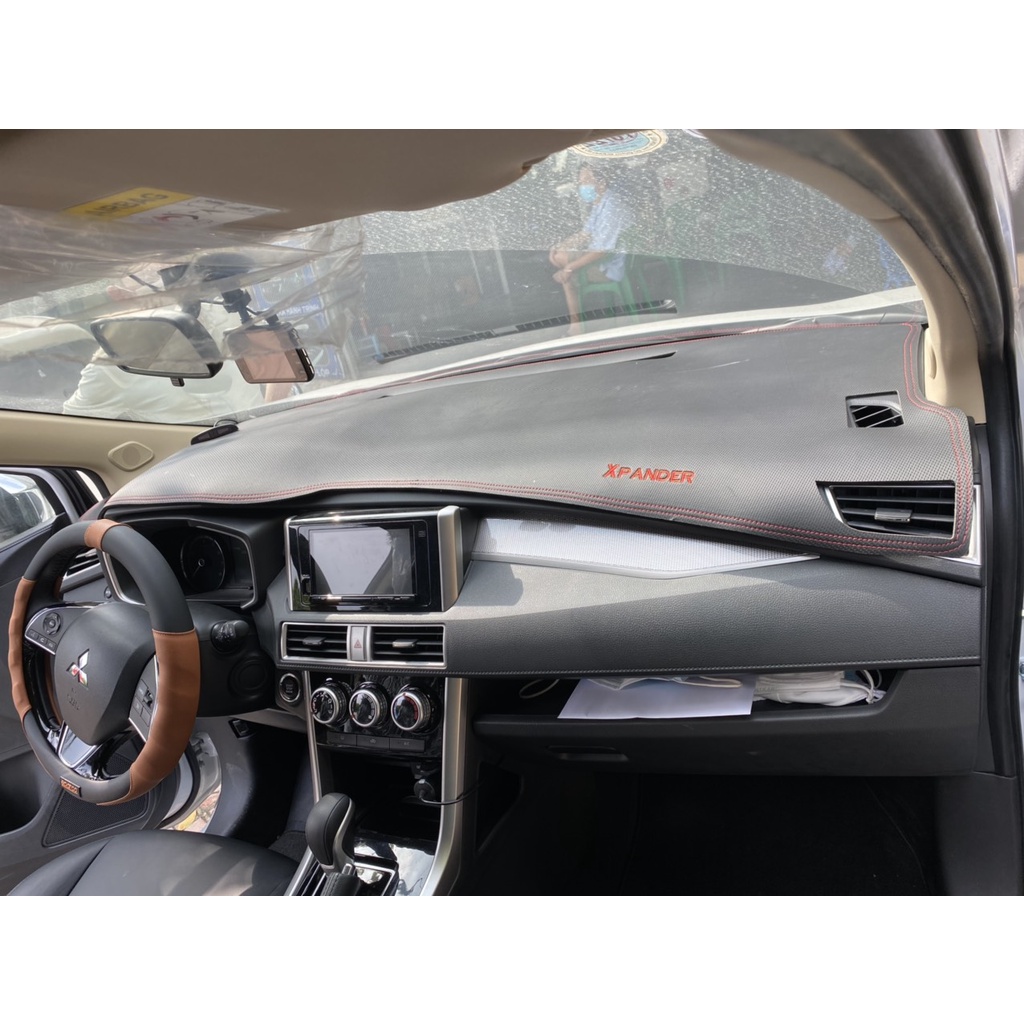 Thảm taplo XPANDER bằng Da Cacbon hoặc nhung lông Cừu 3 lớp