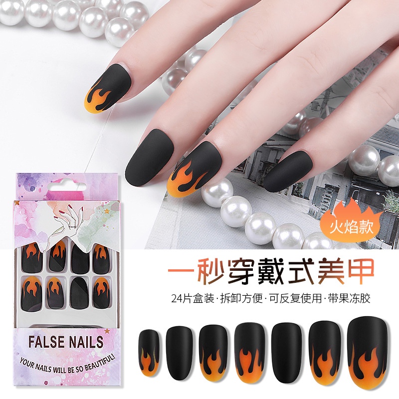 Móng giả màu đen mẫu mới.