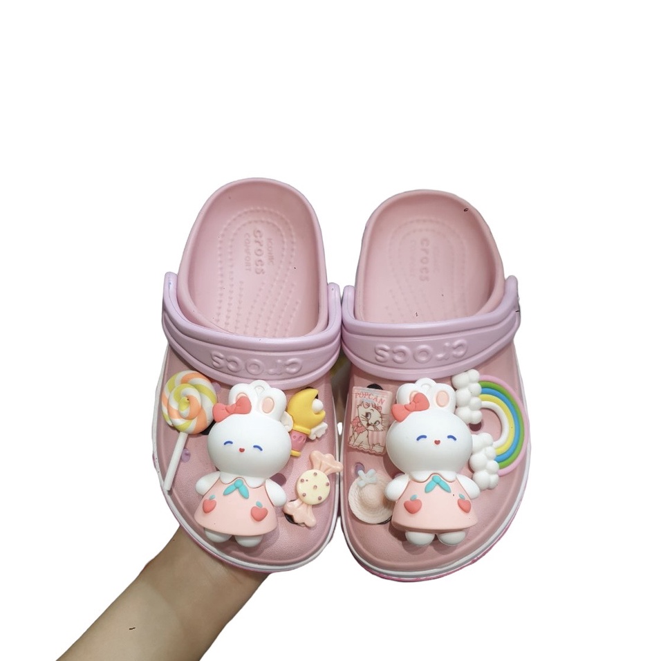 Sục cá sấu màu trắng cross chính hãng tặng full charm cho bé gái hoặc trai cao cấp