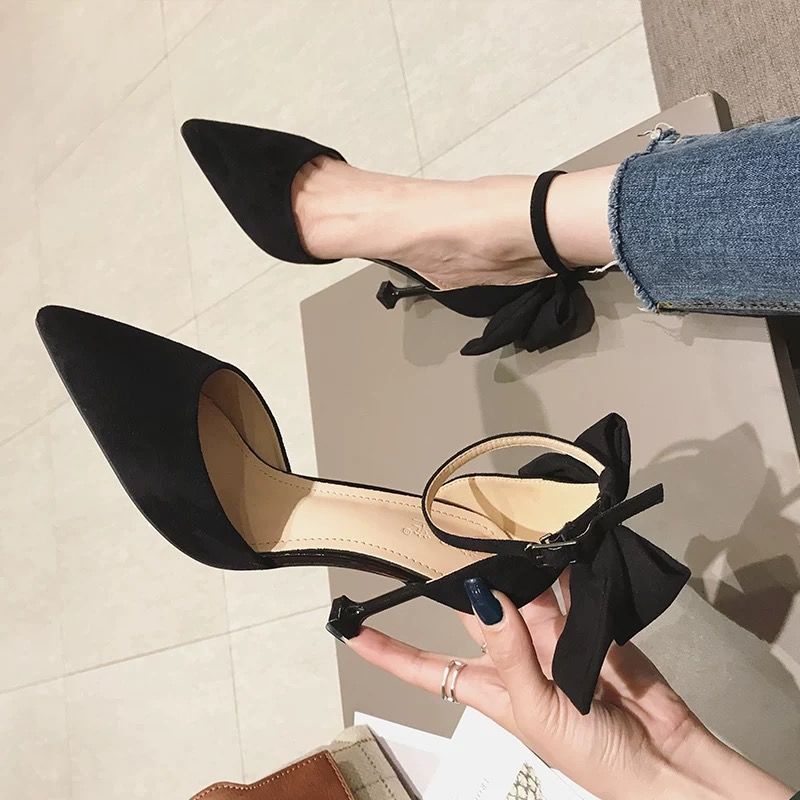 ◕๑✠Giày cao gót mũi nhọn kiểu Pháp cổ thấp màu đen gợi cảm hoàn toàn mới