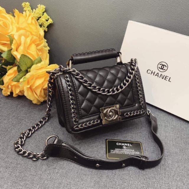 Túi boy viền xích khoá đen