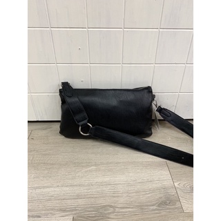 TÚI ĐEO CHÉO DÁNG CLUTCH MỀM