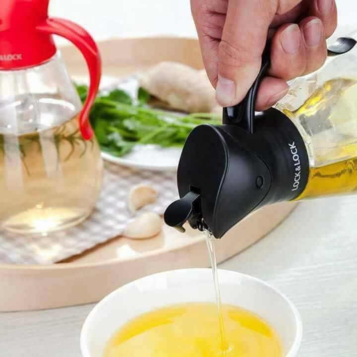 Bình rót dầu lock&Lock bằng thủy tinh với nắp mở tự động CKO101, thể tích 550ml