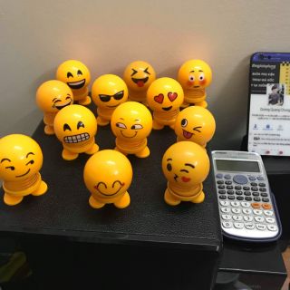 [Emoji 5k] 💋💋 Emoji Lò Xo Lắc Đầu, Trang Trí Xe Hơi, Bàn Làm Việc 💋💋💋