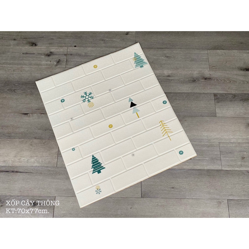 Xốp dán tường 3d sẵn keo, kt 70*77 cm in hình Cây thông đẹp cho phòng bé trai