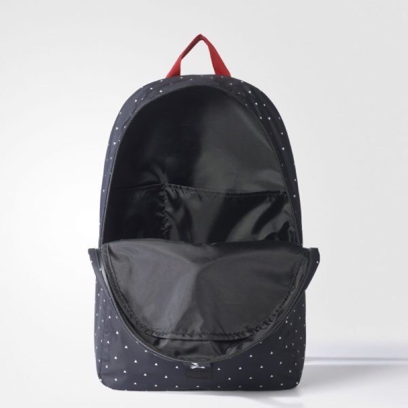 Balo Adidas logo lạ