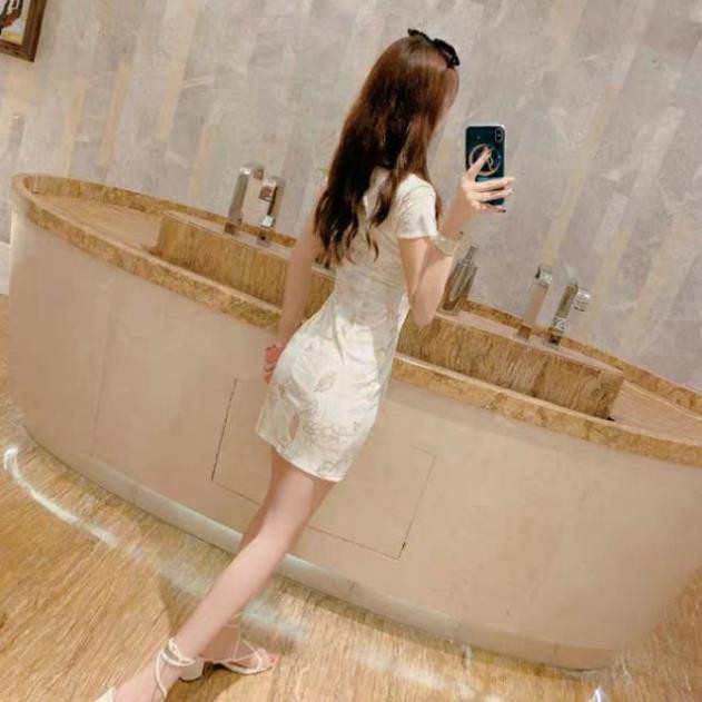 💥[Có sẵn size S và size M] Sườn xám cách tân trắng kem ngắn tay | BigBuy360 - bigbuy360.vn