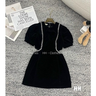 Váy nhung đính viền hở eo