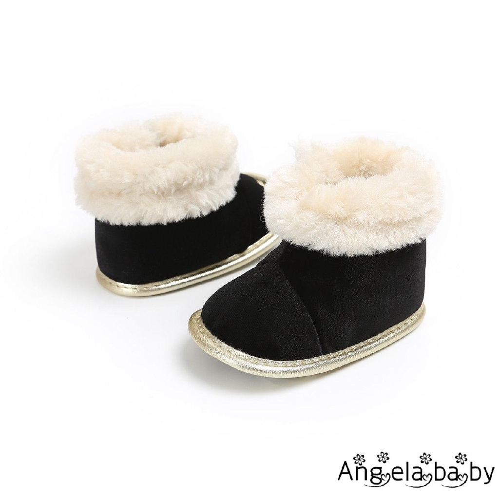 Giày bốt giữ ấm vào mùa đông cho bé gái tập đi