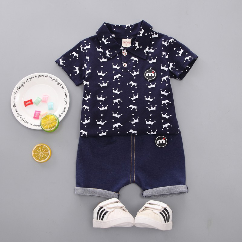 Bộ áo thun ngắn tay in hình vương miện + quần short denim cho bé trai