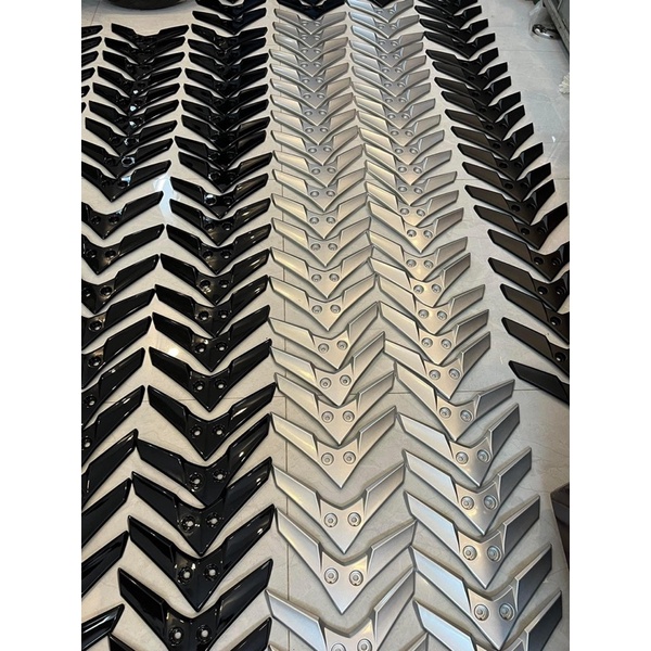 Chữ V gắn Ex nhỏ