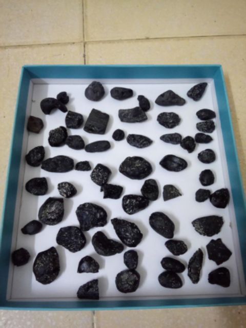 Thiên thạch đen teckt thiên nhiên