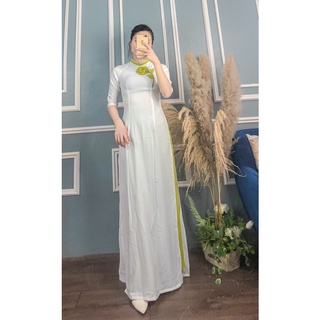 Áo dài trắng đính hoa kèm quần