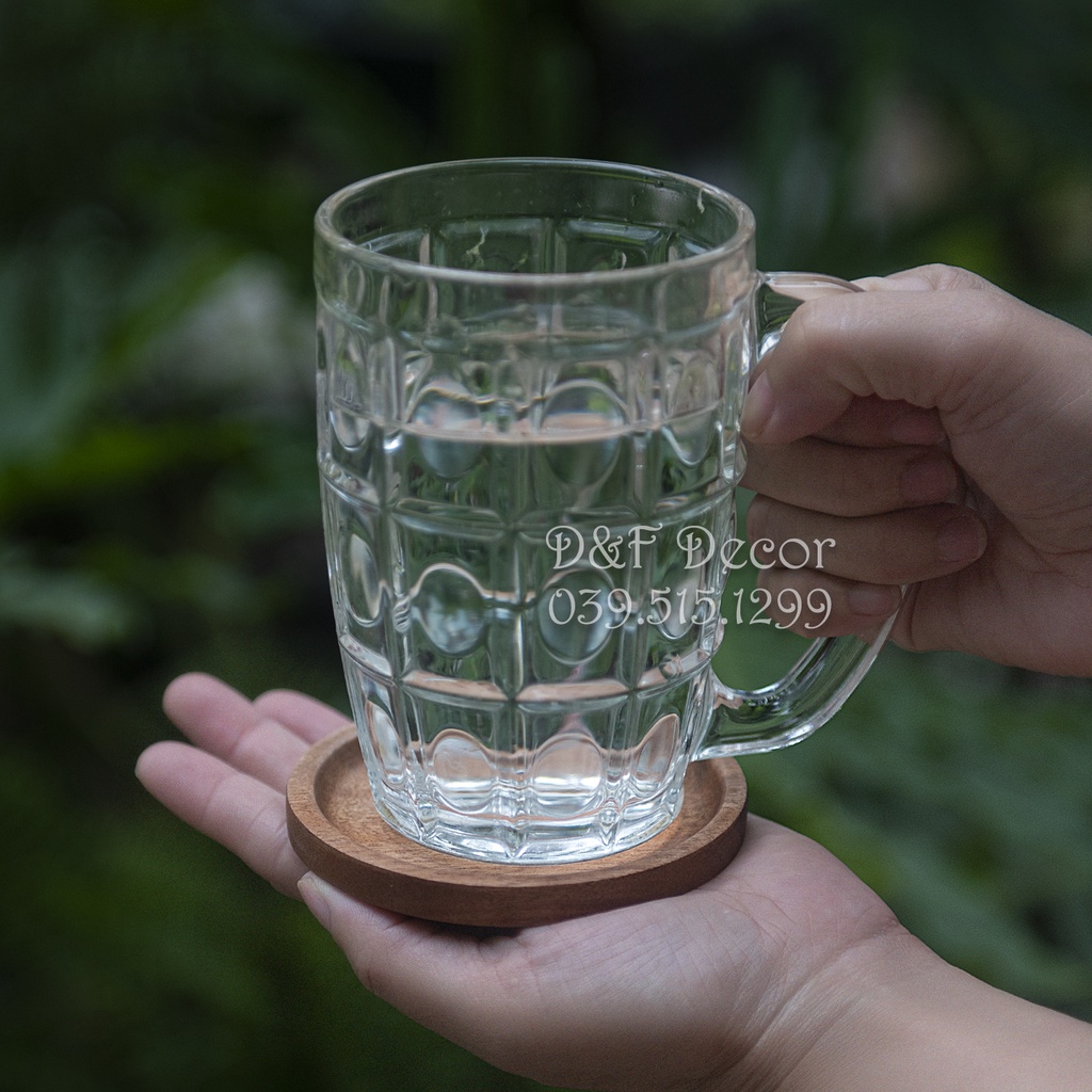 Đế lót ly bằng gỗ xà cừ nguyên khối, thiết kế hình tròn dùng cho quán cà phê