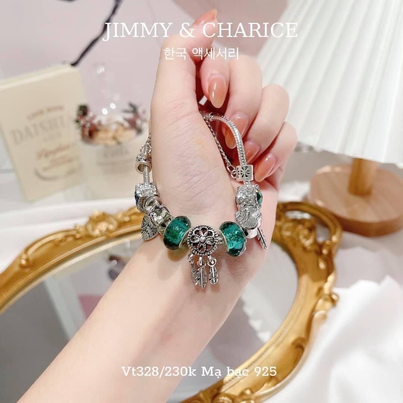 Vòng Charm may mắn, lõi vòng Charm được làm bằng bạc 925 bền.