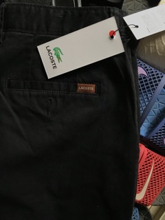 Quần kaki Lacoste
