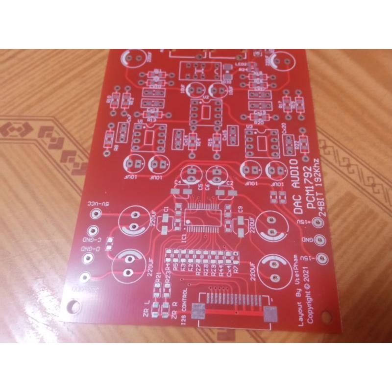 PCB giải mã pcm1792