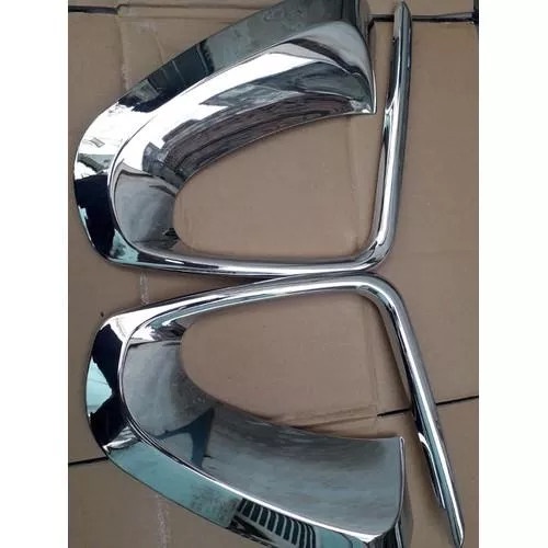 Ốp đèn gầm fortuner 2017-2018