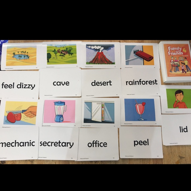 FLASH CARD FAMILY AND FRIENDS LEVEL 4