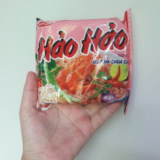 4 gói Mì gói Hảo Hảo chua cay, mì ăn liền chua cay.