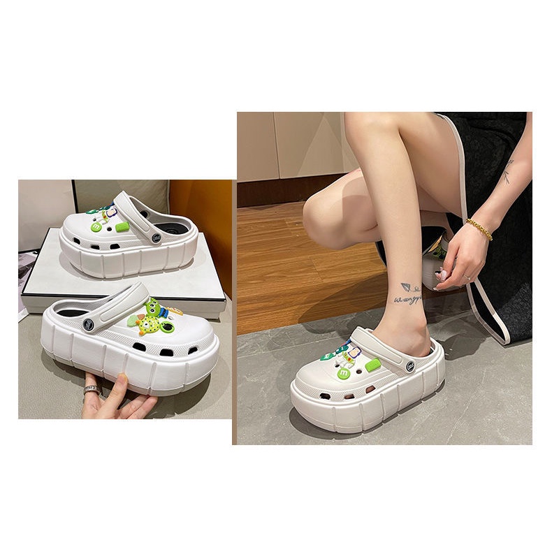 Giày Sandal Đục Lỗ Đế Dày Tăng Chiều Cao In Họa Tiết Hoạt Hình Buzz Lightyear Dễ Thương Cho Nữ