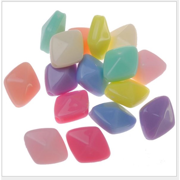 gói 10-25-50gam hạt nhựa hình thoi 12x16mm có lỗ xỏ làm handamde, đồ chơi